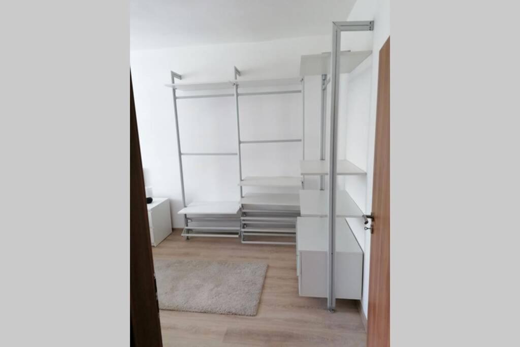 Apartman Blizko Hlavnej Stanice A Centra Mesta บาร์เจโอ ภายนอก รูปภาพ