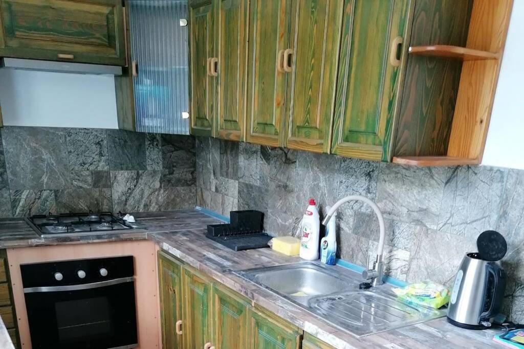 Apartman Blizko Hlavnej Stanice A Centra Mesta บาร์เจโอ ภายนอก รูปภาพ