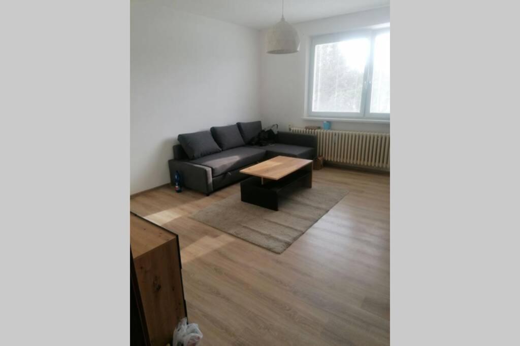 Apartman Blizko Hlavnej Stanice A Centra Mesta บาร์เจโอ ภายนอก รูปภาพ