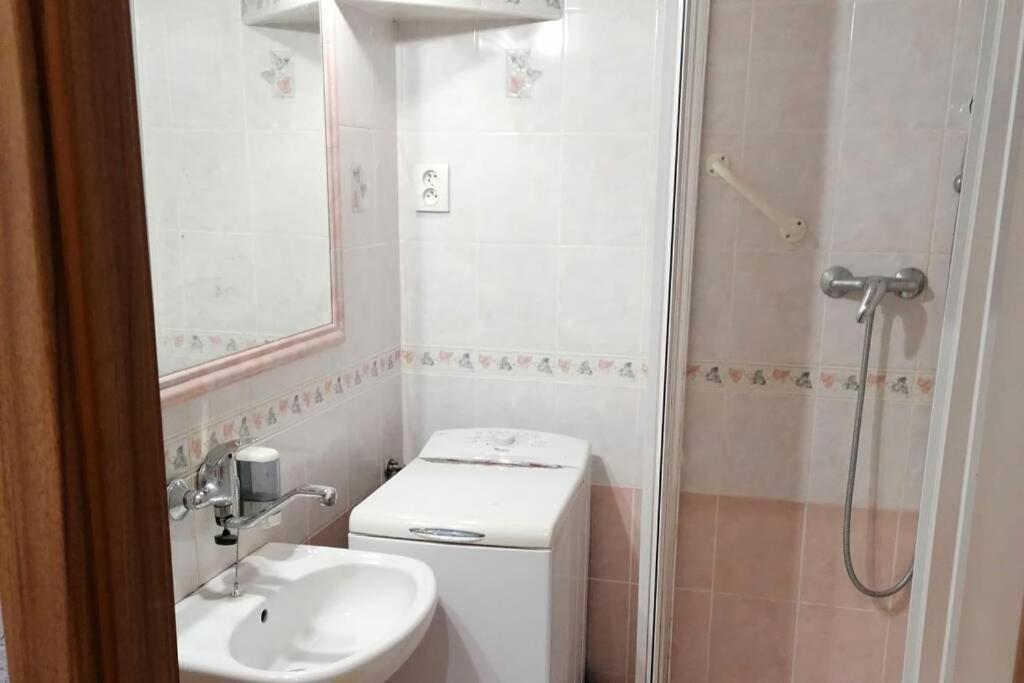 Apartman Blizko Hlavnej Stanice A Centra Mesta บาร์เจโอ ภายนอก รูปภาพ